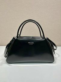 Picture of Prada Lady Handbags _SKUfw146929617fw